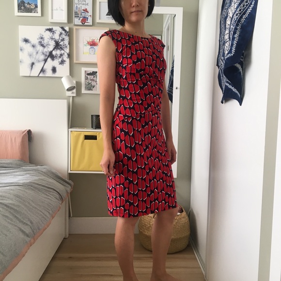 (Sold on Vinted) Jacob Fully-lined Bodycon Dress - Picture 2 of 8